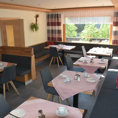 Pensionat Ambrosi 3*